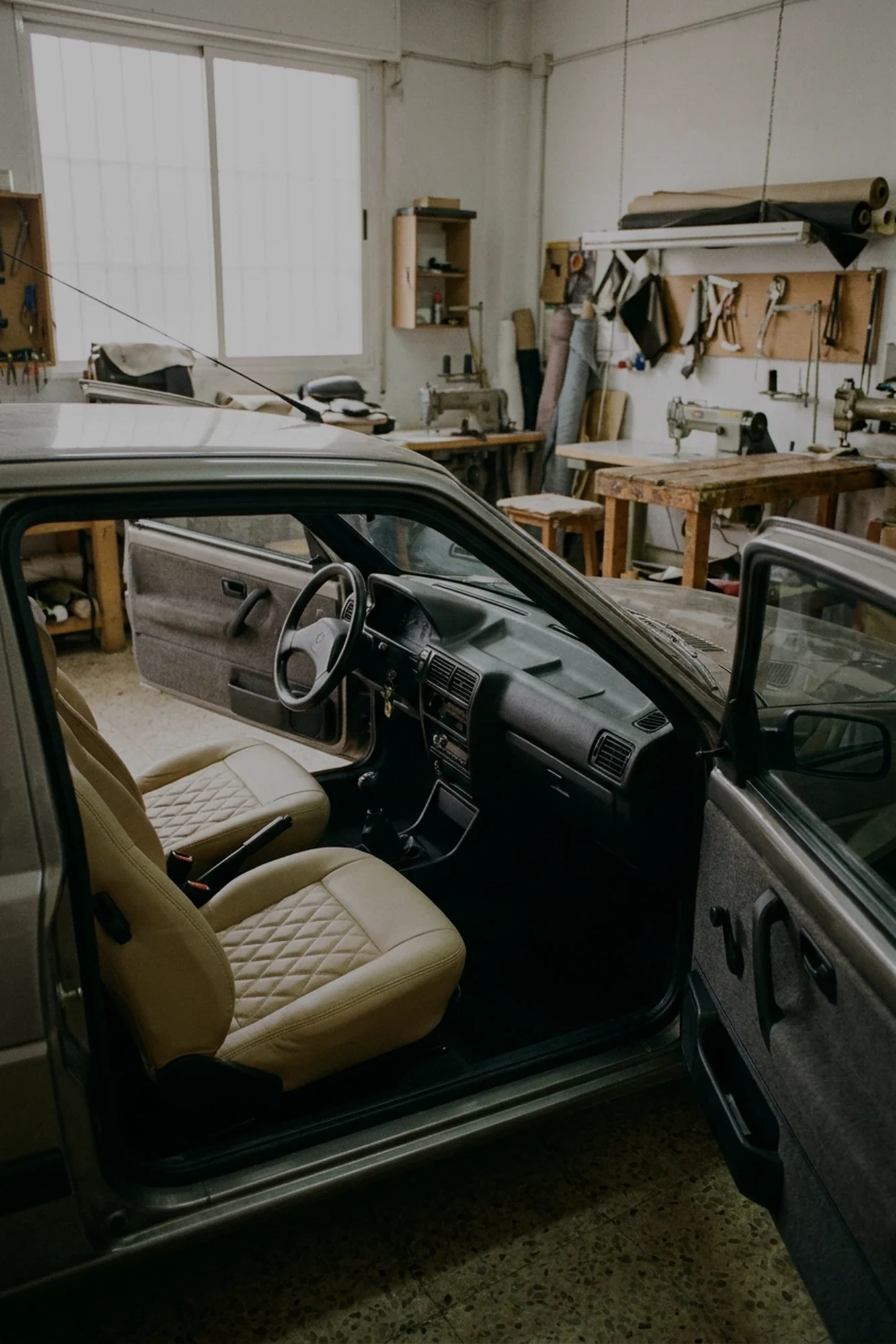 Interior de coche retapizado en El Toscar